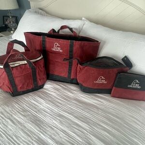 Ducks Unlimited Red and Black Bag Set